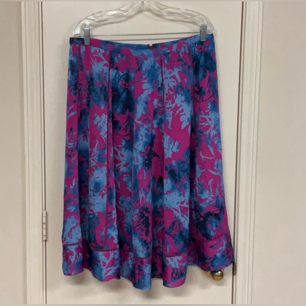 Banana Republic Skirt in Pink and Blue Floral. Size 12 - Picture 1 of 3